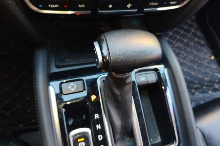 Used GAC Trumpchi GS7 2017 320T Two-Wheel-Drive Luxury Smart Connectivity Model Gear Lever