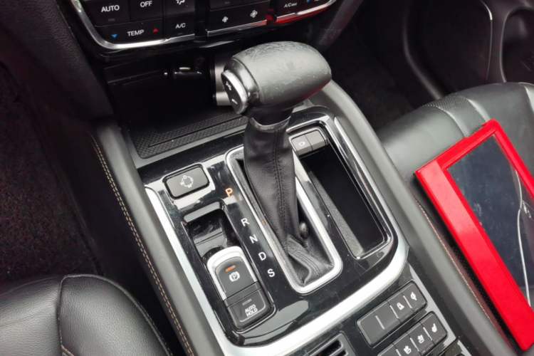 Used GAC Trumpchi GS7 2017 320T Two-Wheel-Drive Luxury Smart Connectivity Model Gear Lever