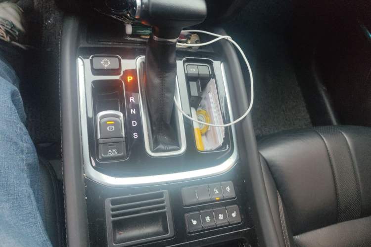 Used GAC Trumpchi GS7 2017 320T Two-Wheel-Drive Luxury Smart Connectivity Model Gear Lever