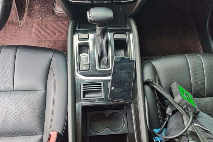 Used GAC Trumpchi GS7 2017 320T Two-Wheel-Drive Luxury Smart Connectivity Model Gear Lever