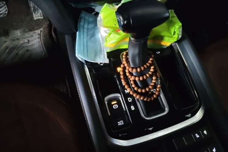 Used GAC Trumpchi GS7 2017 320T Two-Wheel-Drive Luxury Smart Connectivity Model Gear Lever