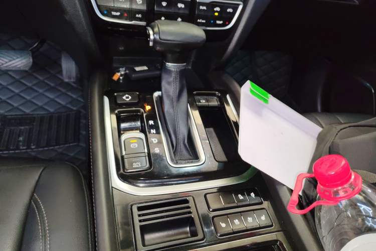 Used GAC Trumpchi GS7 2017 320T Two-Wheel-Drive Luxury Smart Connectivity Model Gear Lever