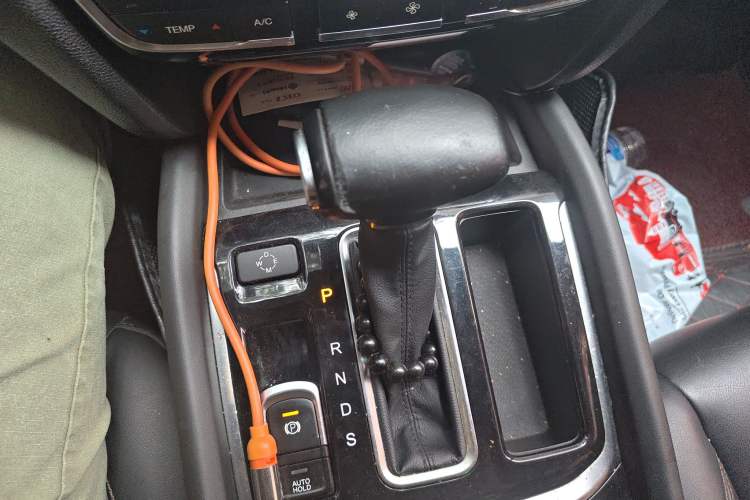 Used GAC Trumpchi GS7 2017 280T Two-Wheel Drive Luxury Model Gear Lever