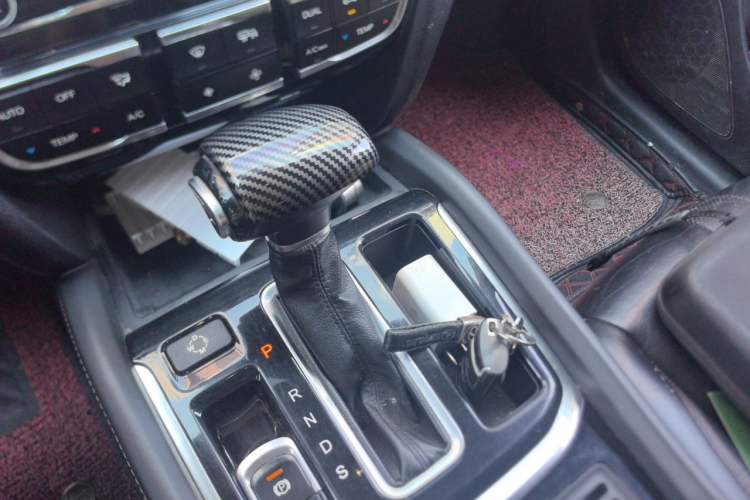 Used GAC Trumpchi GS7 2017 280T Two-Wheel Drive Luxury Model Gear Lever