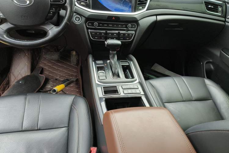 Used GAC Trumpchi GS7 2017 320T Two-Wheel-Drive Luxury Smart Connectivity Model Gear Lever