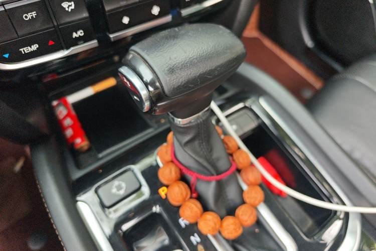 Used GAC Trumpchi GS7 2017 320T Two-Wheel-Drive Luxury Smart Connectivity Model Gear Lever