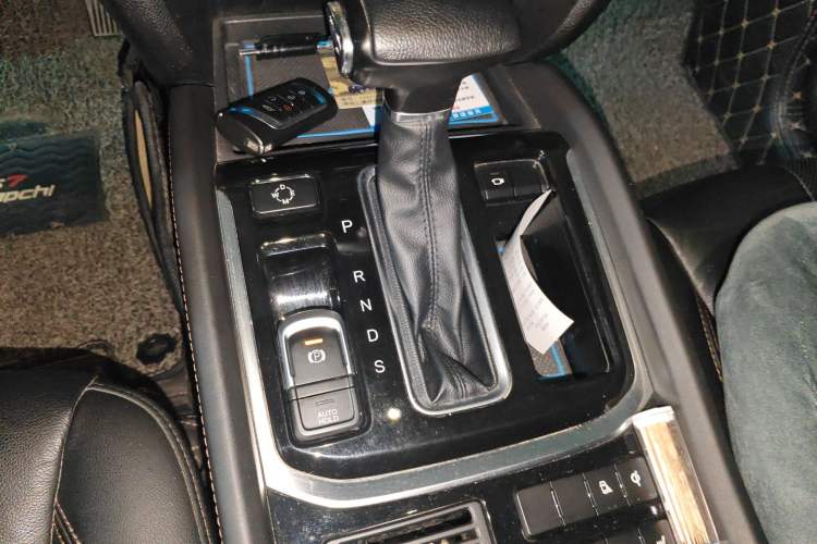 Used GAC Trumpchi GS7 2017 320T Two-Wheel-Drive Luxury Smart Connectivity Model Gear Lever