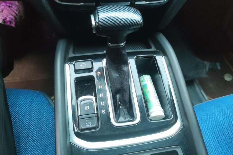 Used GAC Trumpchi GS7 2017 280T Two-Wheel Drive Luxury Model Gear Lever