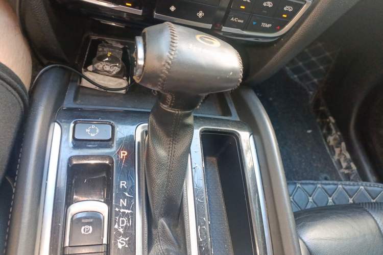 Used GAC Trumpchi GS7 2017 280T Two-Wheel Drive Luxury Model Gear Lever