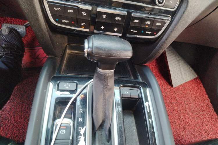 Used GAC Trumpchi GS7 2017 320T Two-Wheel-Drive Luxury Smart Connectivity Model Gear Lever