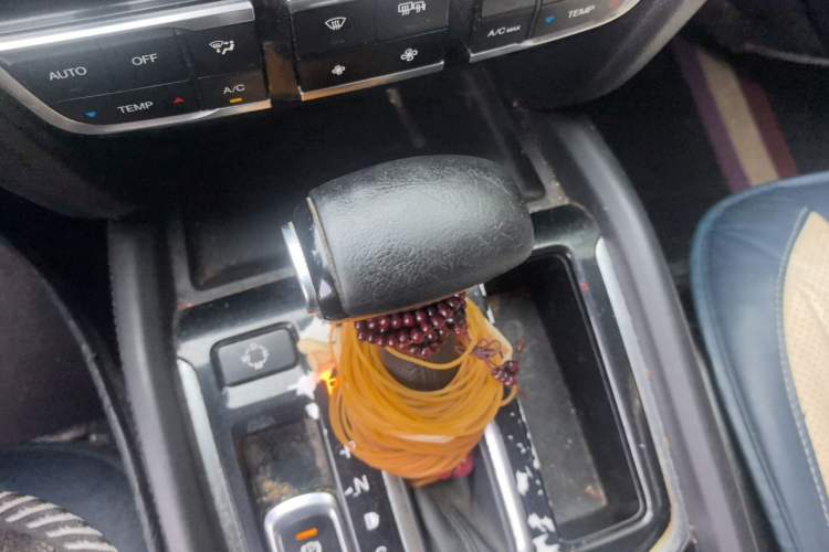 Used GAC Trumpchi GS7 2017 280T Two-Wheel Drive Luxury Model Gear Lever