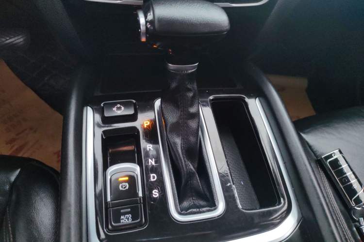 Used GAC Trumpchi GS7 2017 320T Two-Wheel-Drive Luxury Model Gear Lever