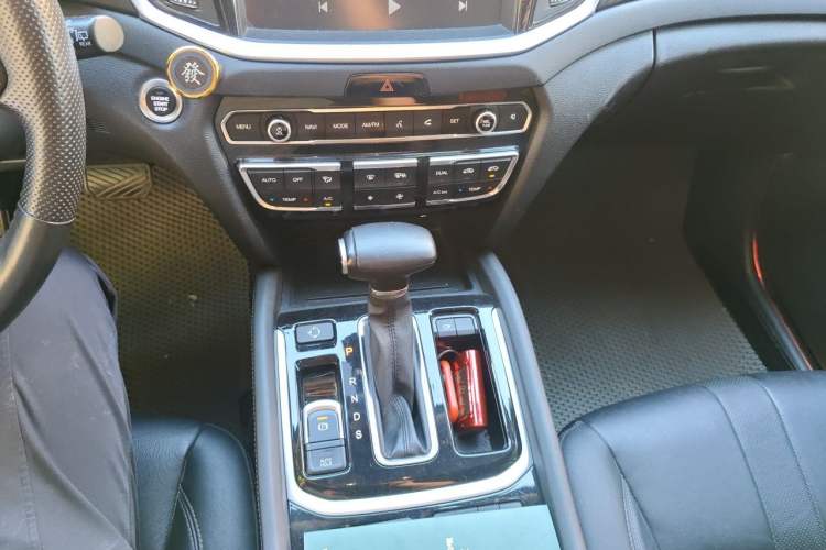 Used GAC Trumpchi GS7 2017 320T Two-Wheel-Drive Luxury Smart Connectivity Model Gear Lever