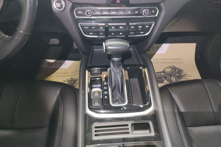 Used GAC Trumpchi GS7 2017 280T Two-Wheel Drive Luxury Model Gear Lever