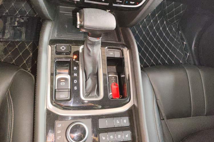 Used GAC Trumpchi GS7 2017 320T Four-Wheel Drive Luxury Smart Connectivity Model Gear Lever