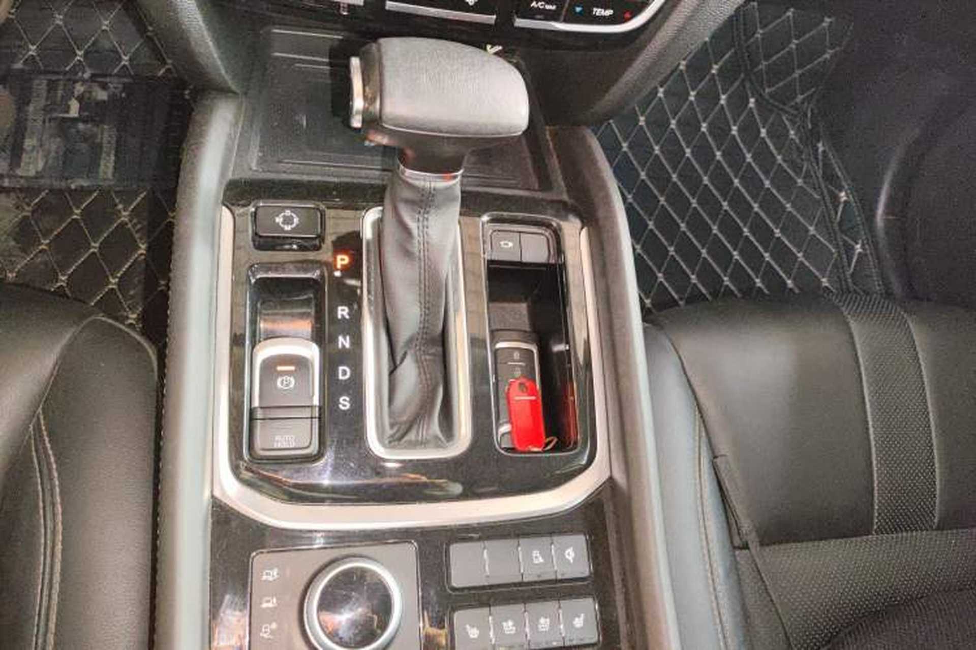 Used GAC Trumpchi GS7 2017 320T Four-Wheel Drive Luxury Smart Connectivity Model Gear Lever