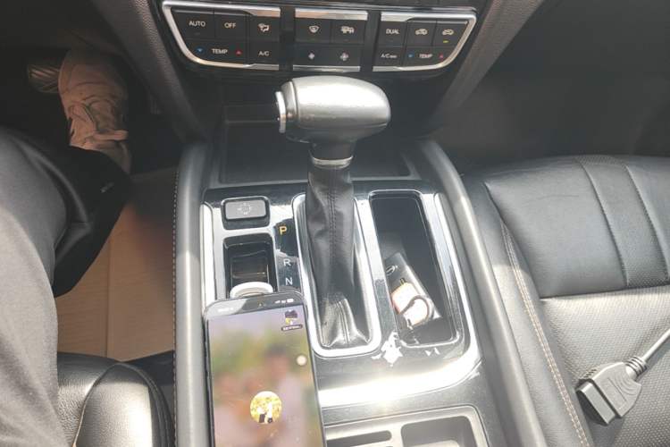 Used GAC Trumpchi GS7 2017 280T Two-Wheel Drive Luxury Model Gear Lever