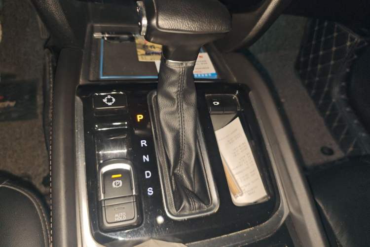 Used GAC Trumpchi GS7 2017 320T Two-Wheel-Drive Luxury Smart Connectivity Model Gear Lever