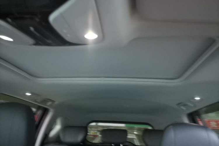 Used GAC Trumpchi GS7 2017 280T Two-Wheel Drive Luxury Model Headliner