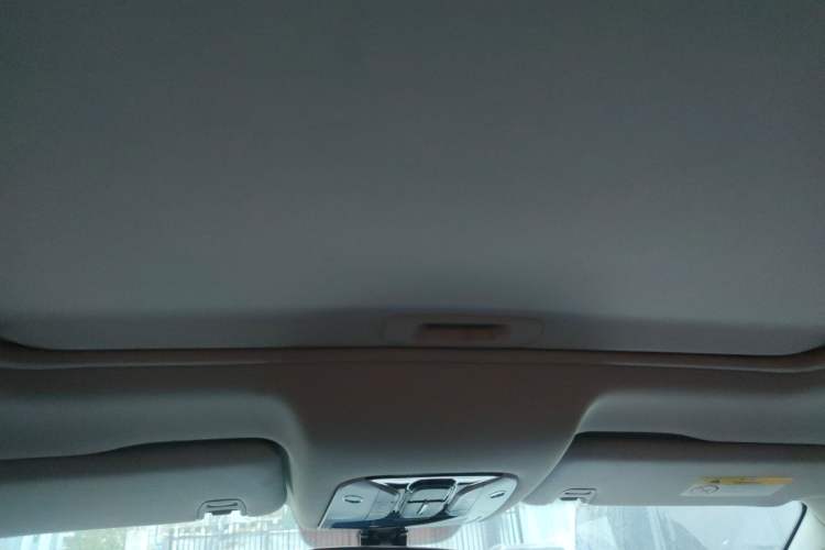 Used GAC Trumpchi GS7 2017 280T Two-Wheel Drive Luxury Model Headliner