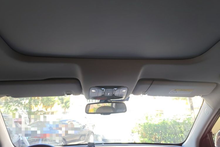 Used GAC Trumpchi GS7 2017 320T Two-Wheel-Drive Luxury Smart Connectivity Model Headliner