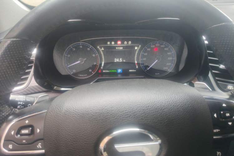 Used GAC Trumpchi GS7 2017 320T Two-Wheel-Drive Luxury Smart Connectivity Model Instrument Cluster