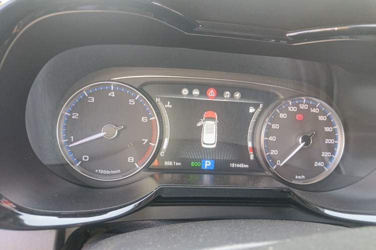 Used GAC Trumpchi GS7 2017 320T Two-Wheel-Drive Luxury Smart Connectivity Model Instrument Cluster