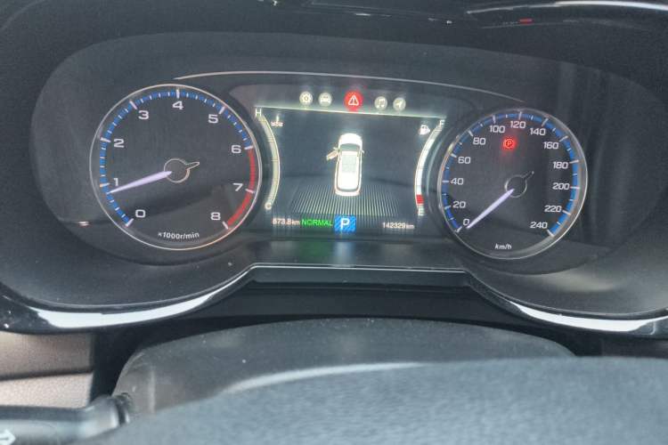 Used GAC Trumpchi GS7 2017 320T Two-Wheel-Drive Luxury Smart Connectivity Model Instrument Cluster