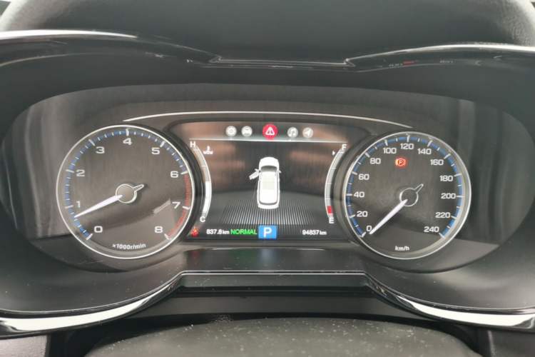Used GAC Trumpchi GS7 2017 320T Two-Wheel-Drive Luxury Smart Connectivity Model Instrument Cluster