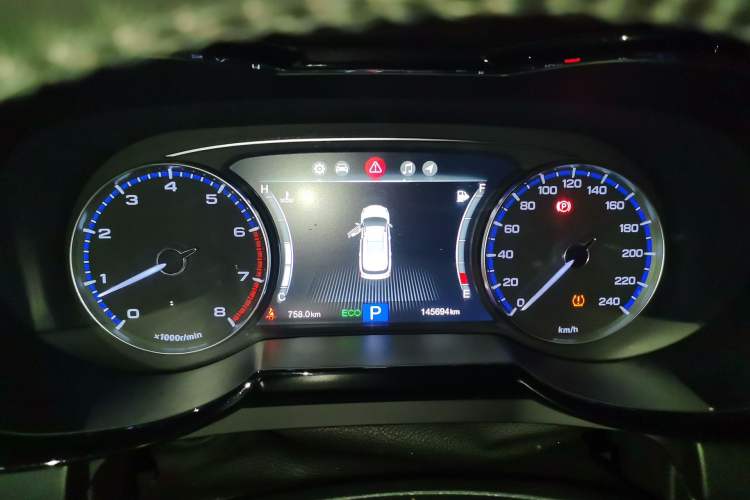 Used GAC Trumpchi GS7 2017 320T Two-Wheel-Drive Luxury Smart Connectivity Model Instrument Cluster