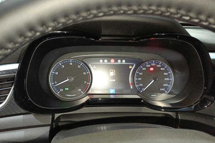 Used GAC Trumpchi GS7 2017 320T Two-Wheel-Drive Luxury Smart Connectivity Model Instrument Cluster