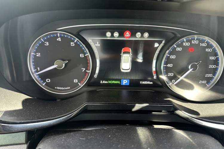 Used GAC Trumpchi GS7 2017 320T Two-Wheel-Drive Luxury Smart Connectivity Model Instrument Cluster