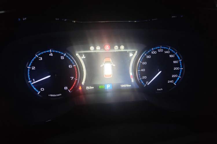 Used GAC Trumpchi GS7 2017 320T Two-Wheel-Drive Luxury Smart Connectivity Model Instrument Cluster