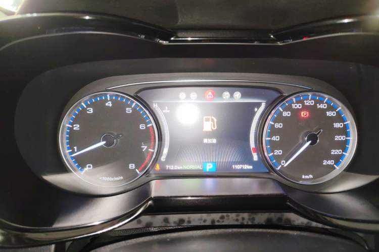 Used GAC Trumpchi GS7 2017 320T Two-Wheel-Drive Luxury Smart Connectivity Model Instrument Cluster