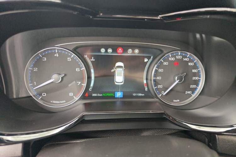Used GAC Trumpchi GS7 2017 320T Two-Wheel-Drive Luxury Smart Connectivity Model Instrument Cluster