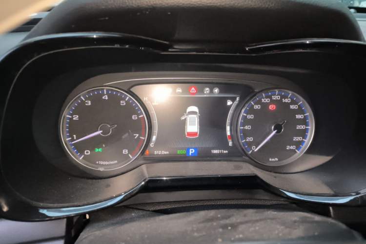 Used GAC Trumpchi GS7 2017 320T Two-Wheel-Drive Luxury Smart Connectivity Model Instrument Cluster