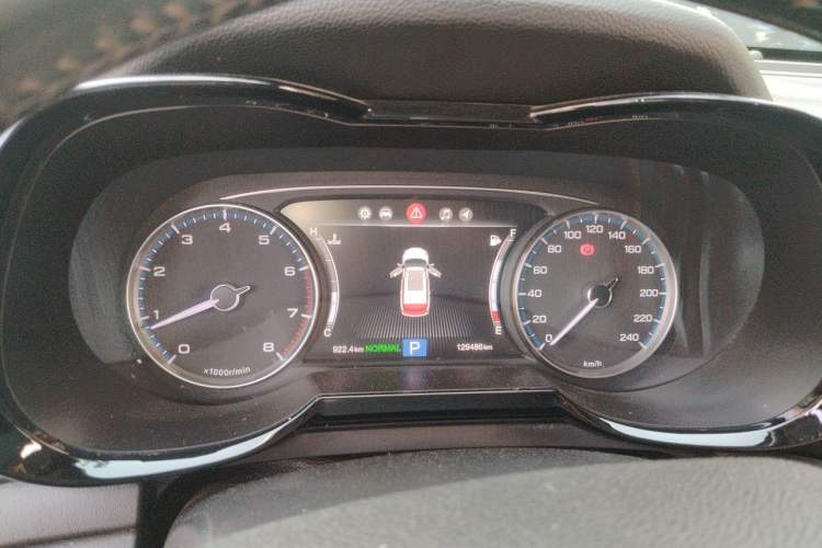 Used GAC Trumpchi GS7 2017 320T Two-Wheel-Drive Luxury Smart Connectivity Model Instrument Cluster