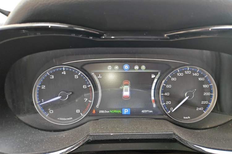 Used GAC Trumpchi GS7 2017 320T Two-Wheel-Drive Luxury Smart Connectivity Model Instrument Cluster