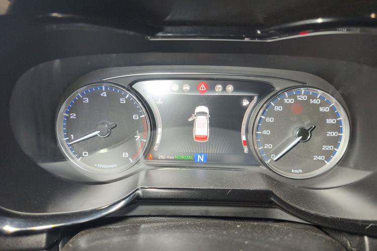 Used GAC Trumpchi GS7 2017 320T Two-Wheel-Drive Luxury Smart Connectivity Model Instrument Cluster
