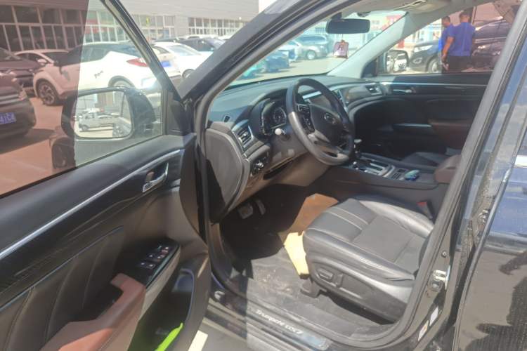 Used GAC Trumpchi GS7 2017 280T Two-Wheel Drive Luxury Model Interior 1