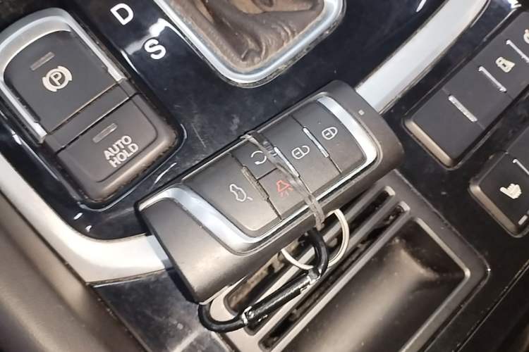 Used GAC Trumpchi GS7 2017 320T Two-Wheel-Drive Luxury Smart Connectivity Model Interior 1