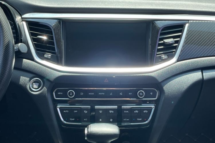 Used GAC Trumpchi GS7 2017 280T Two-Wheel Drive Luxury Model Interior 12