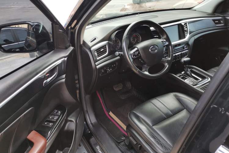 Used GAC Trumpchi GS7 2017 320T Two-Wheel-Drive Luxury Model Interior 2