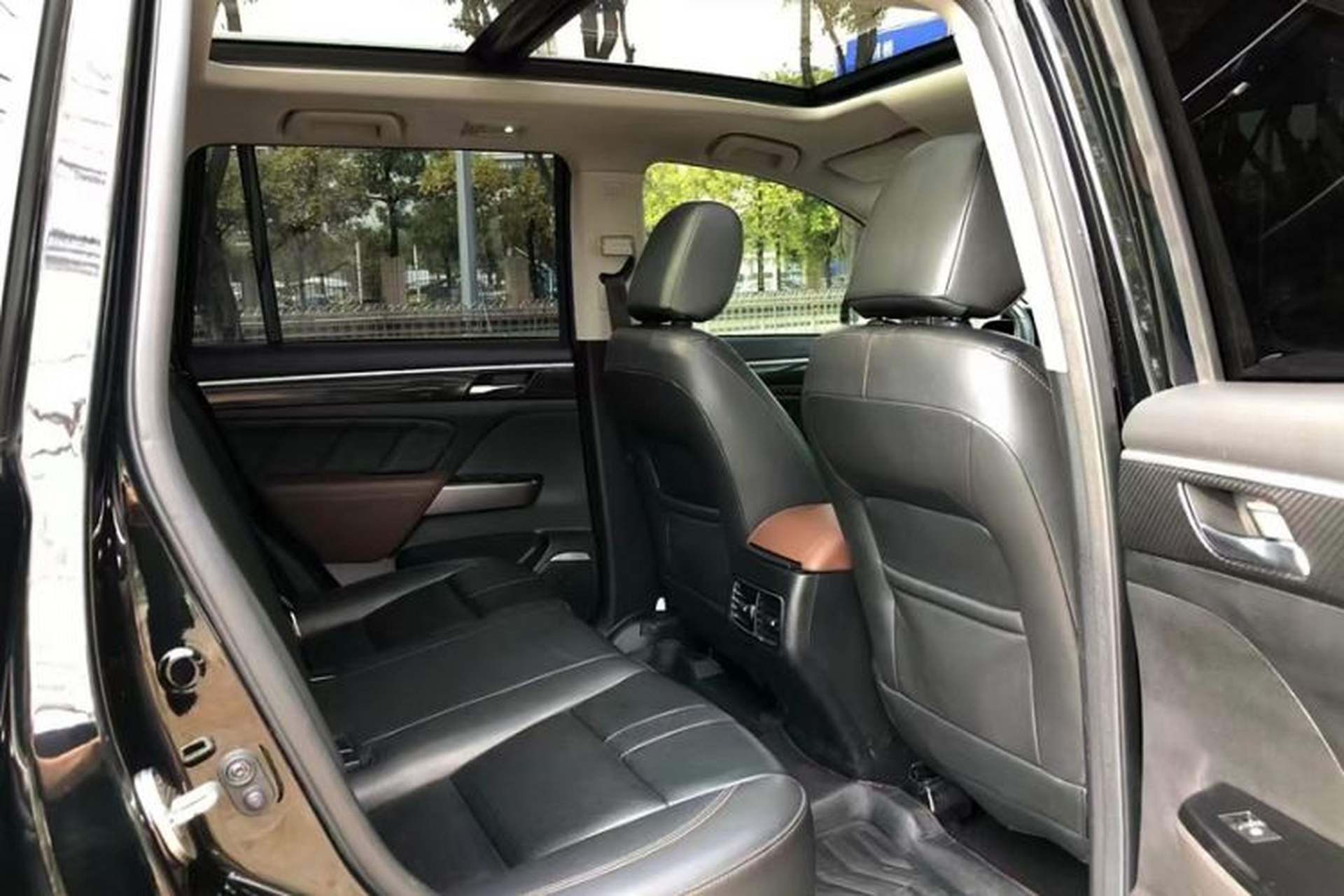 Used GAC Trumpchi GS7 2017 320T Four-Wheel Drive Luxury Smart Connectivity Model Interior 2