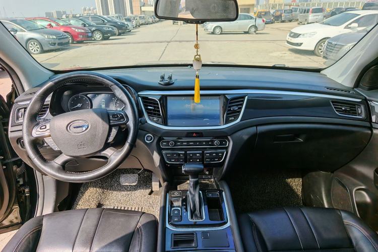 Used GAC Trumpchi GS7 2017 320T Two-Wheel-Drive Luxury Smart Connectivity Model Interior 2