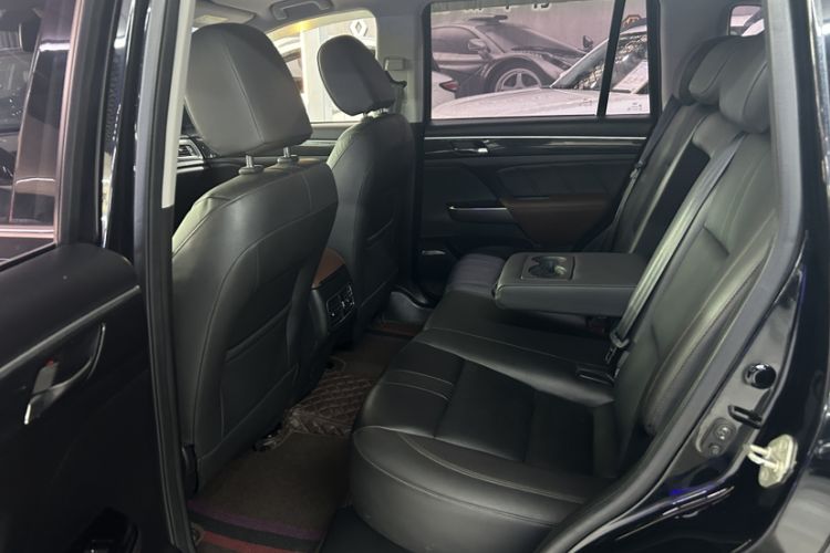 Used GAC Trumpchi GS7 2017 280T Two-Wheel Drive Luxury Model Interior 3