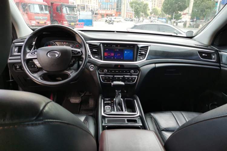 Used GAC Trumpchi GS7 2017 320T Two-Wheel-Drive Luxury Model Interior 3