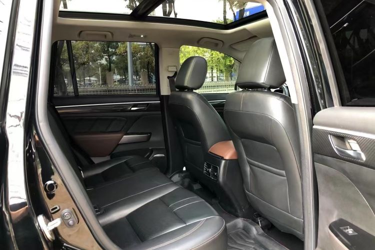 Used GAC Trumpchi GS7 2017 320T Four-Wheel Drive Luxury Smart Connectivity Model Interior 4