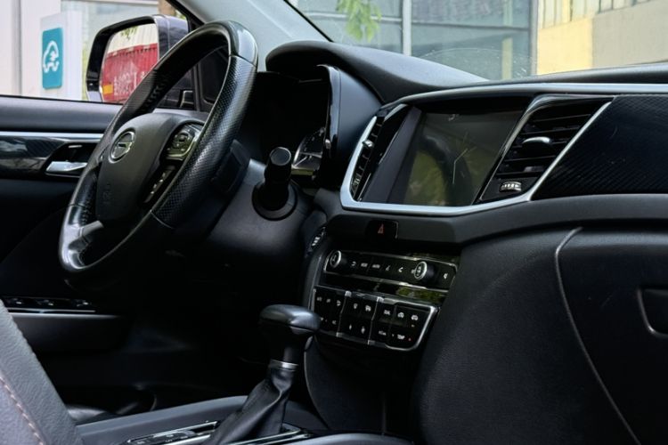 Used GAC Trumpchi GS7 2017 280T Two-Wheel Drive Luxury Model Interior 4