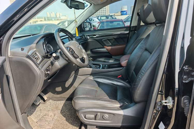 Used GAC Trumpchi GS7 2017 320T Two-Wheel-Drive Luxury Smart Connectivity Model Interior 4